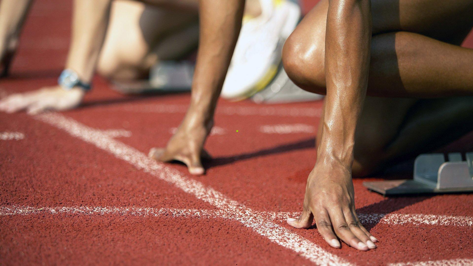 爱游戏_快船队深陷三重绝境，战绩溃败、选秀权枯竭、年轻力量真空，未来何去何从？