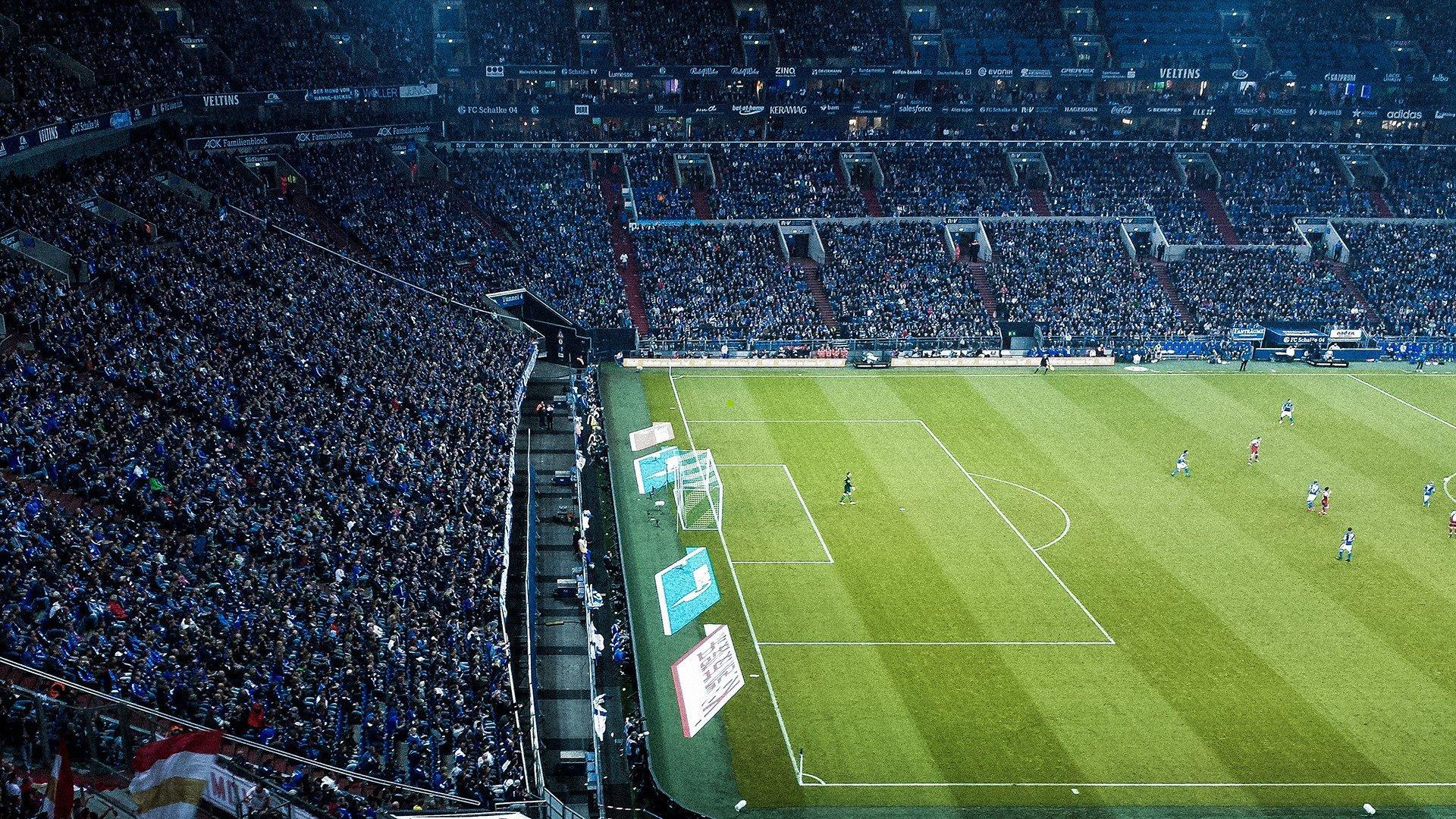 爱游戏体育下载：伊萨克森揭示意大利球迷心声，霍伊伦被誉为足坛闪耀之星